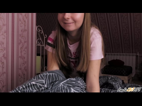 ❤️ Blondie анын BFF анын терең соруп жана анын оозуна сперма алат ❤️❌ Порно vk боюнча бизде ☑
